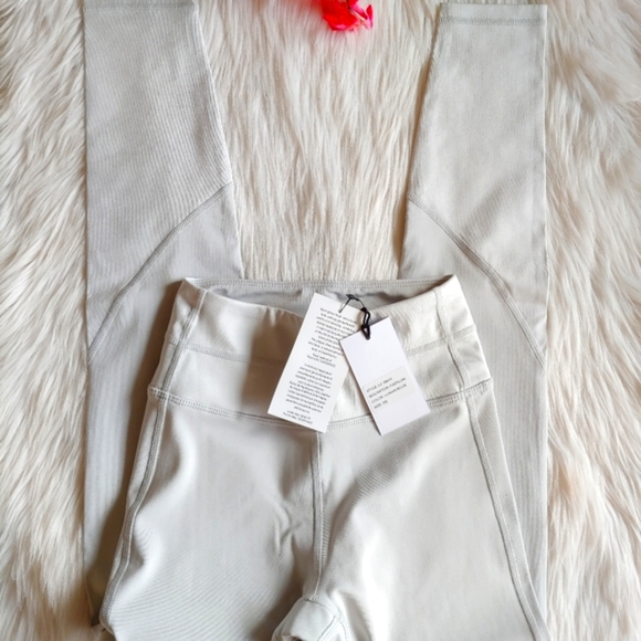 Iris and Ink Revolve leggings Lunar Rock light gray workout yoga pants size XS - Picture 4 of 7